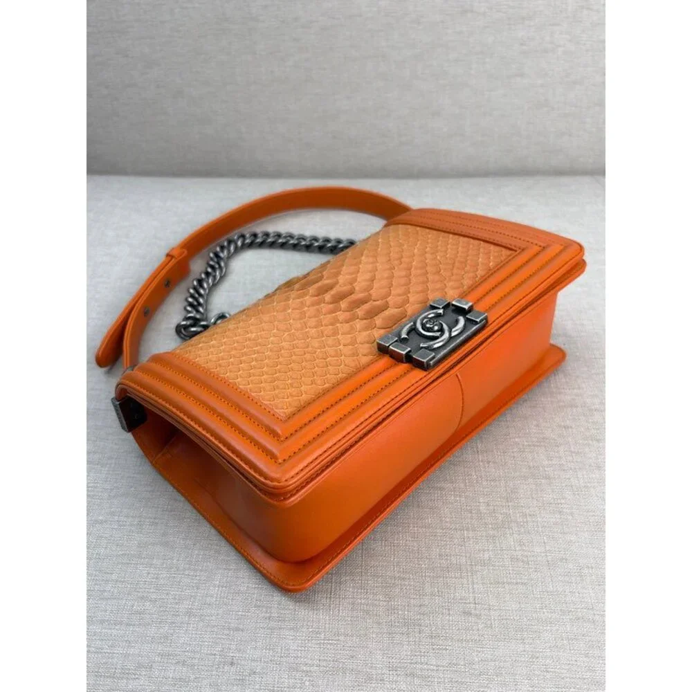 CHANEL 100% authentic